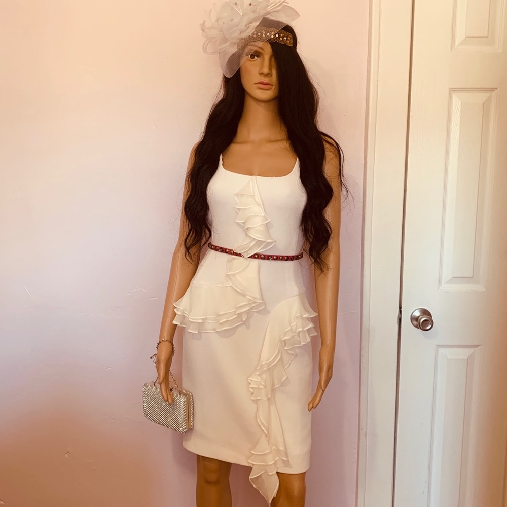 SOLD. Oscar de la Renta Off White ruffles dress.